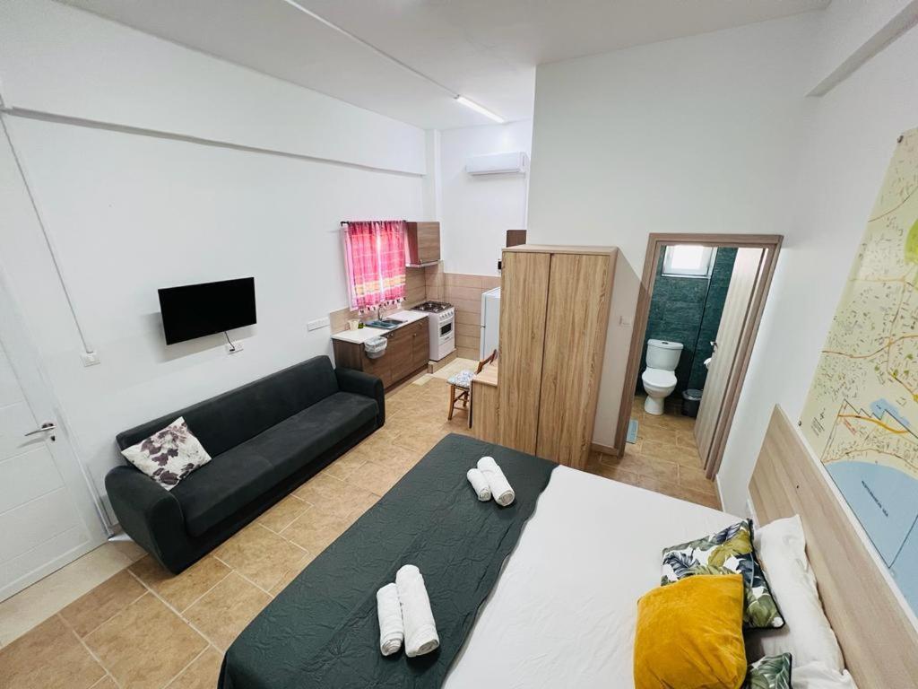 Cozy And Traditional - Ec Studios Larnaca Exterior foto