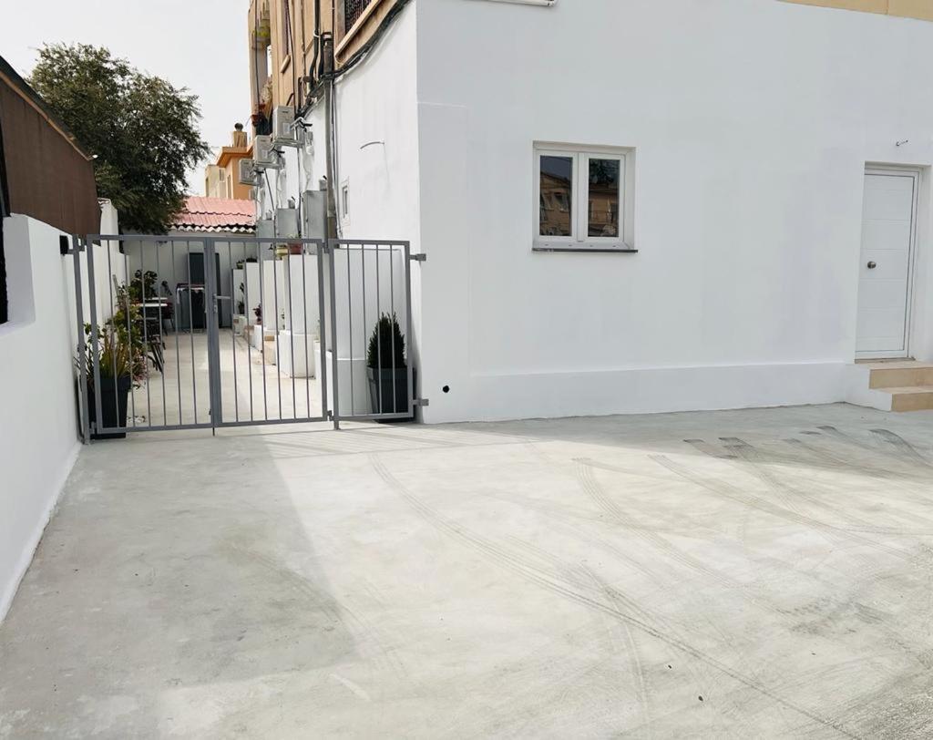 Cozy And Traditional - Ec Studios Larnaca Exterior foto