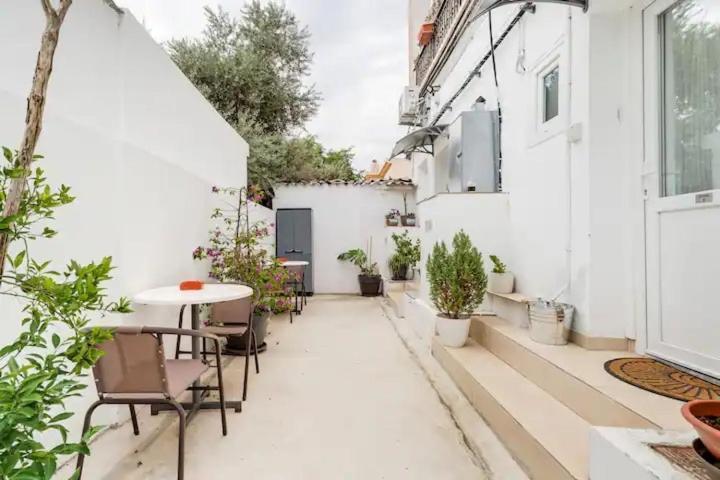 Cozy And Traditional - Ec Studios Larnaca Exterior foto